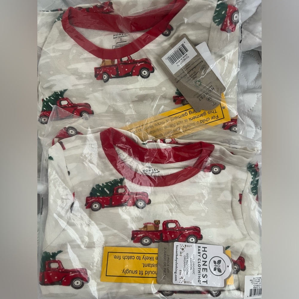 Honest organic holiday pajama sets (2)